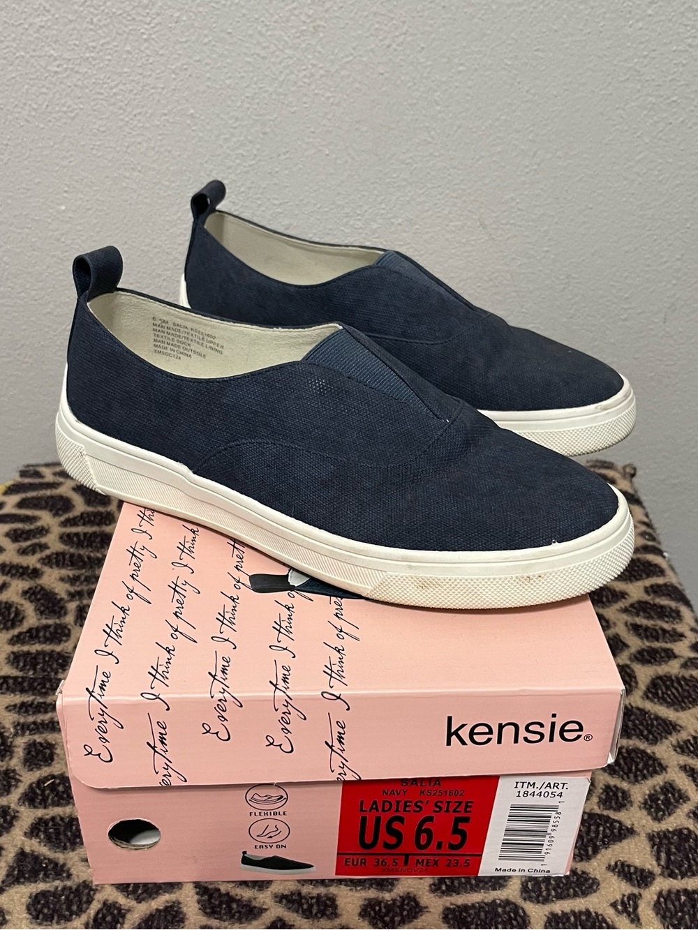 Kensie Salia Slip On Casual Shoes Navy Blue Camvas Womens 6.5